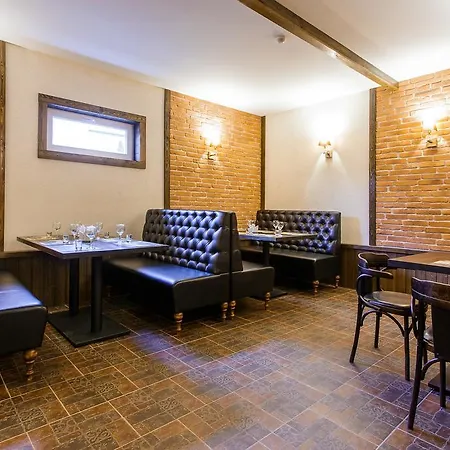 Mini-hotel La Menska 3*