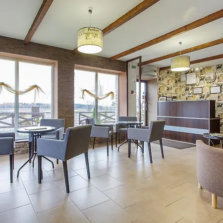 Mini-hotel La Menska ホテル